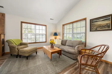 2105 Waterbury Lane W Sycamore IL 60178