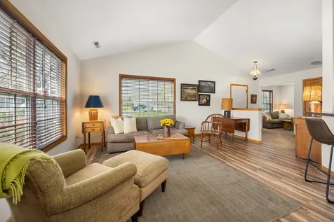 2105 Waterbury Lane W Sycamore IL 60178