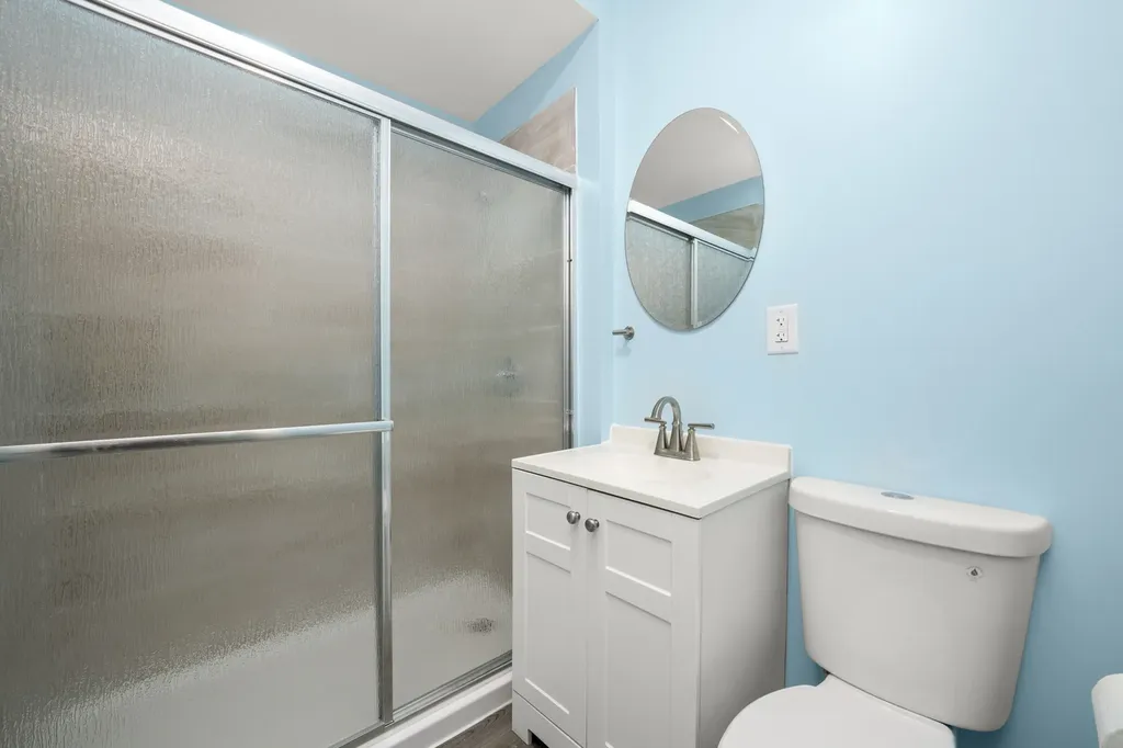 7128 South May Street Chicago IL 60621