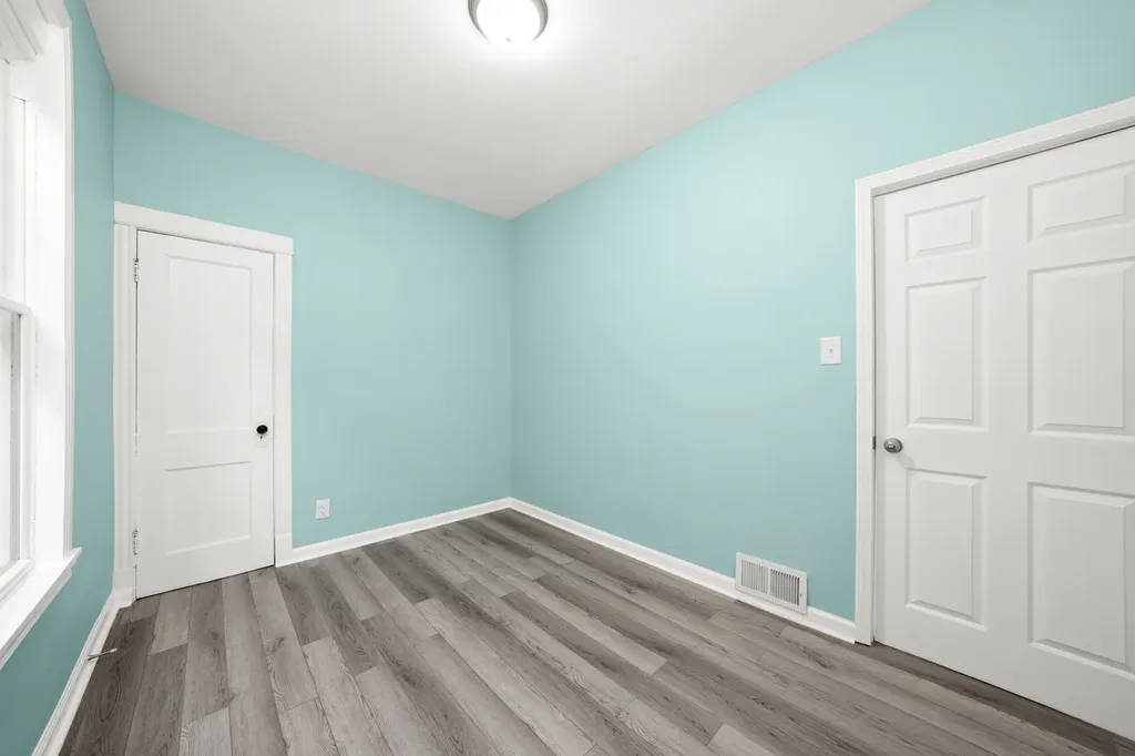 7128 South May Street Chicago IL 60621