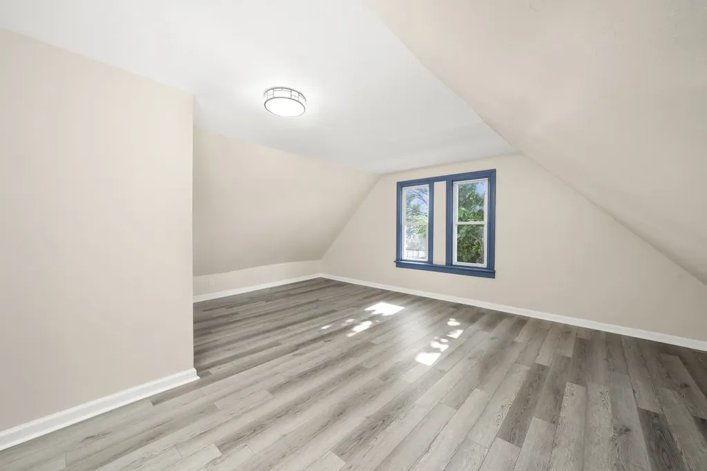 7128 South May Street Chicago IL 60621