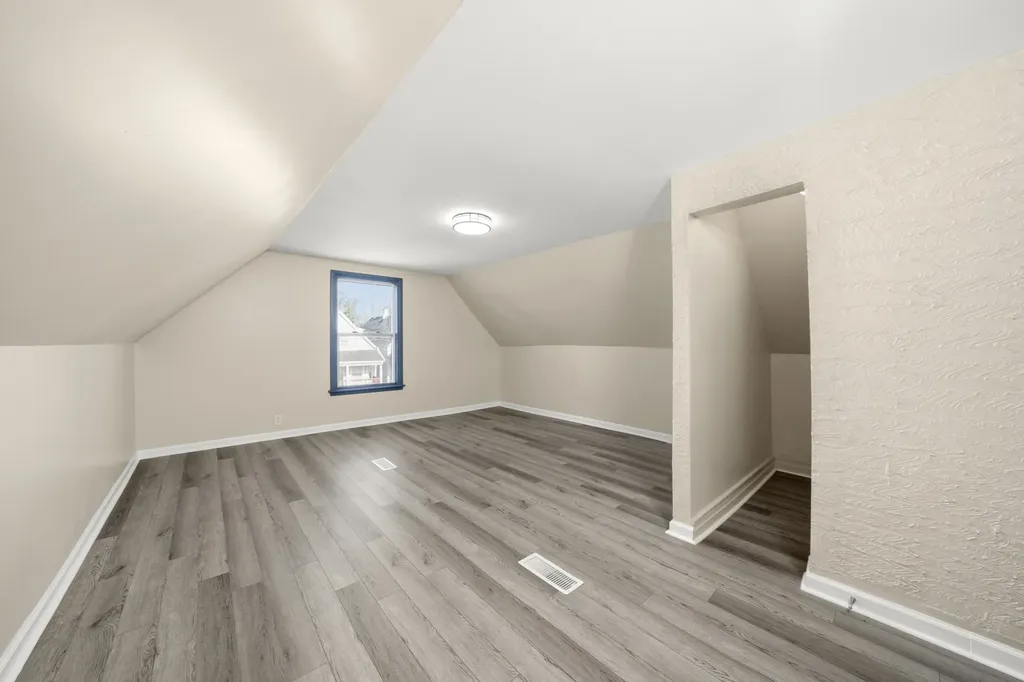 7128 South May Street Chicago IL 60621