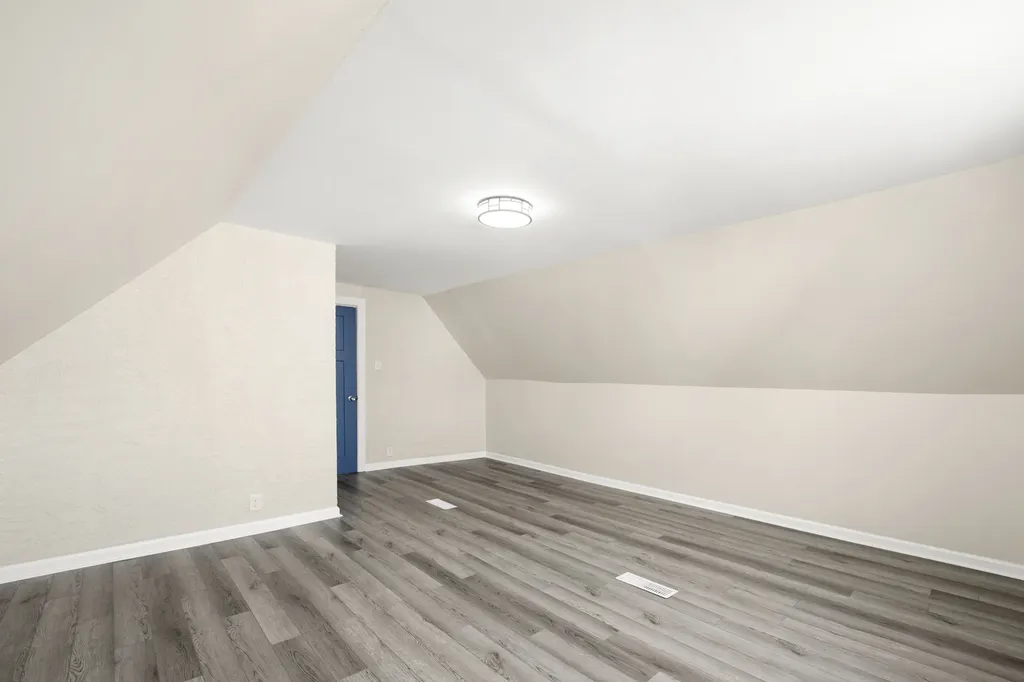 7128 South May Street Chicago IL 60621
