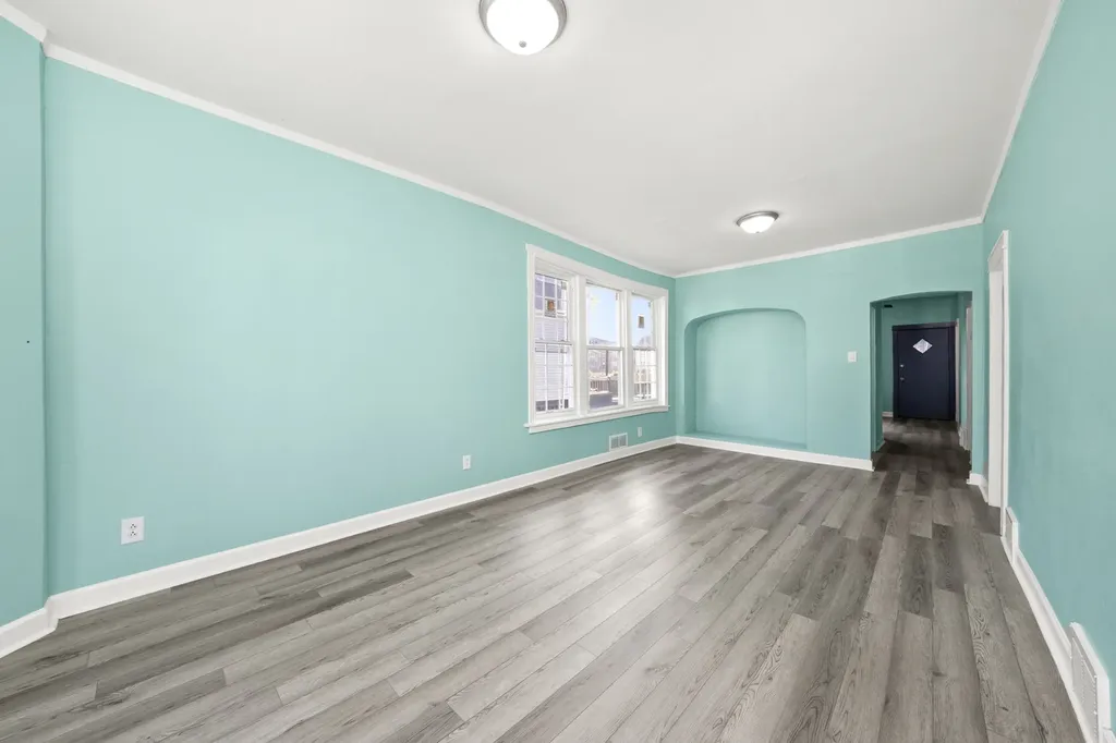 7128 South May Street Chicago IL 60621