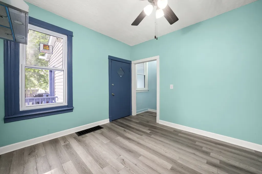 7128 South May Street Chicago IL 60621
