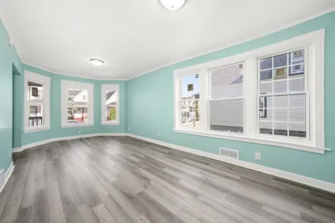 7128 South May Street Chicago IL 60621