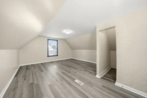 7128 South May Street Chicago IL 60621