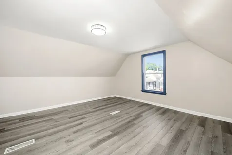 7128 South May Street Chicago IL 60621