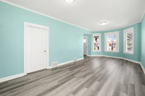 7128 South May Street Chicago IL 60621