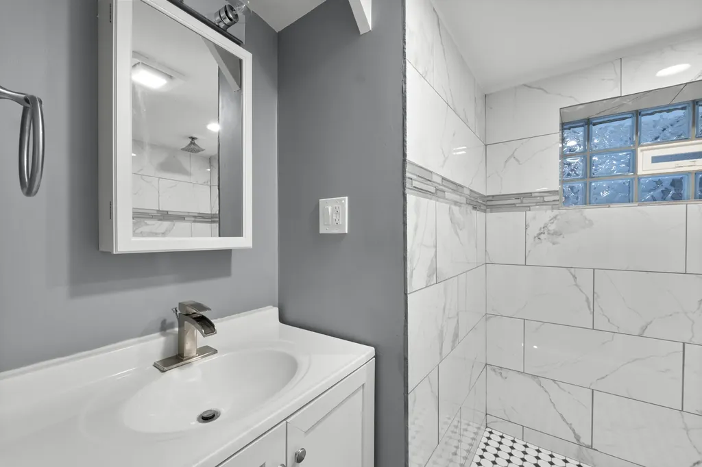 7823 South Morgan Street Chicago IL 60620