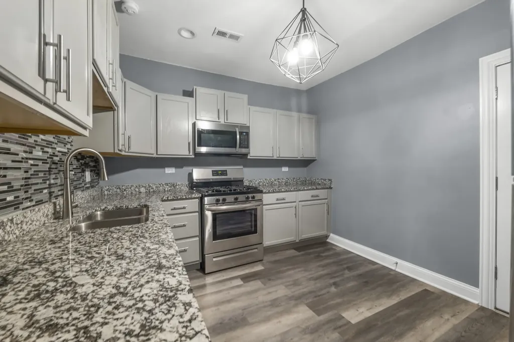 7823 South Morgan Street Chicago IL 60620