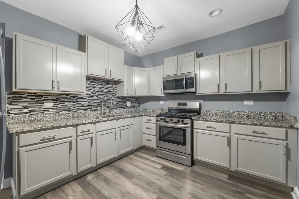 7823 South Morgan Street Chicago IL 60620