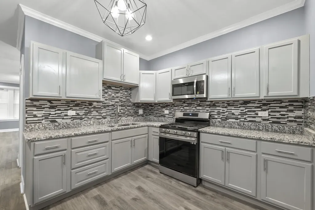 7823 South Morgan Street Chicago IL 60620