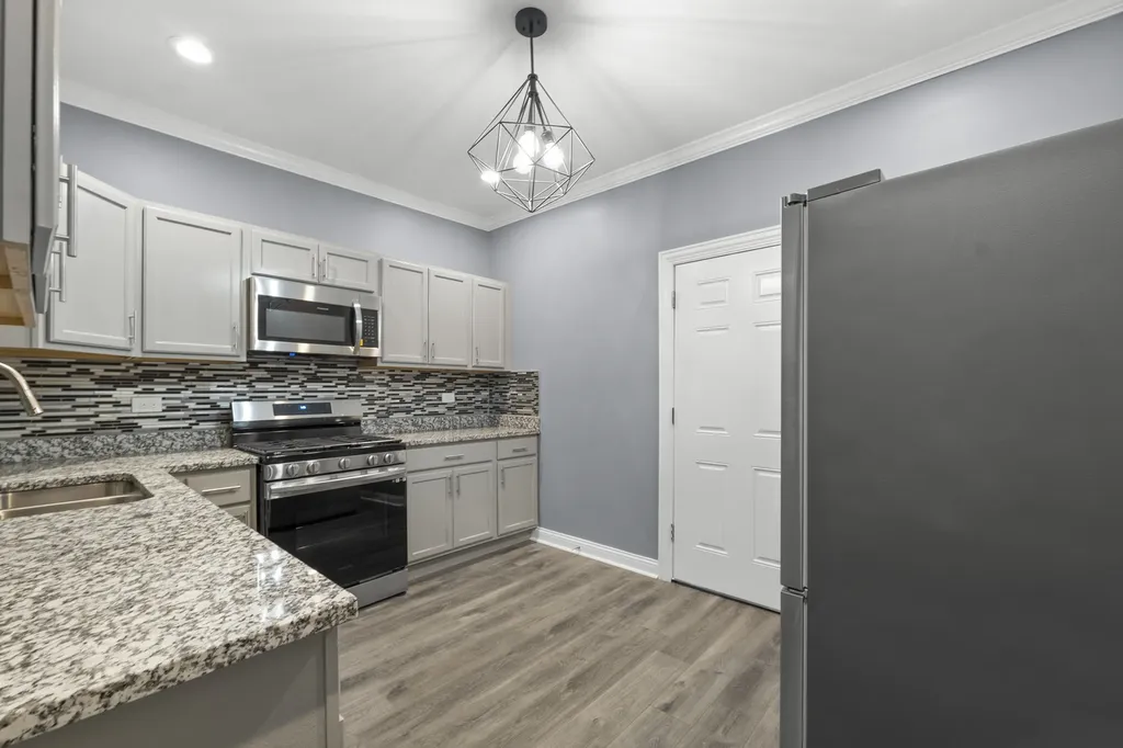 7823 South Morgan Street Chicago IL 60620
