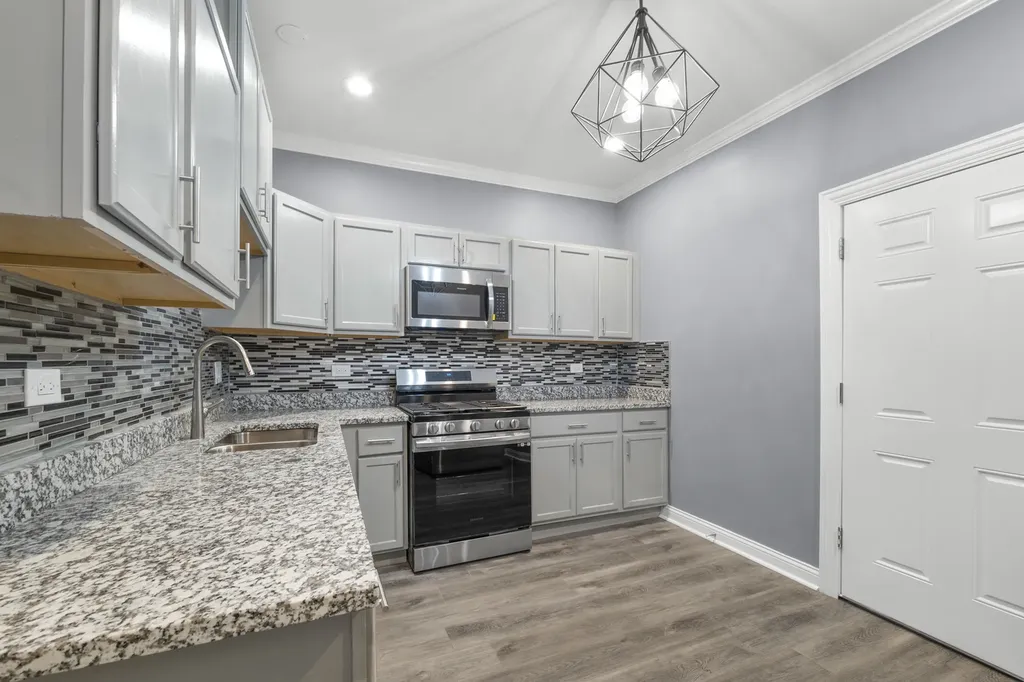 7823 South Morgan Street Chicago IL 60620