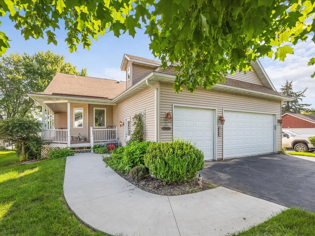 870 Breckenboro Road Davis IL 61019