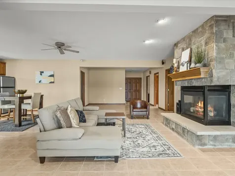 870 Breckenboro Road Davis IL 61019