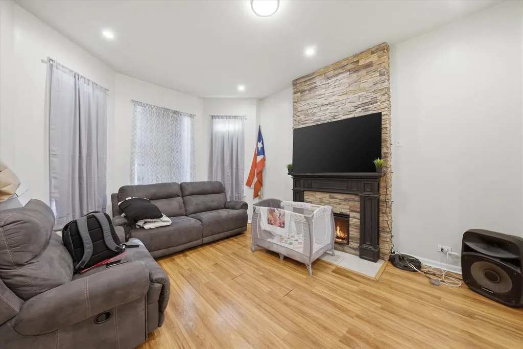 1812 South Hamlin Avenue Chicago IL 60623