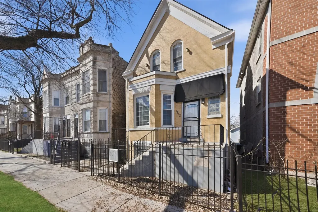 1812 South Hamlin Avenue Chicago IL 60623