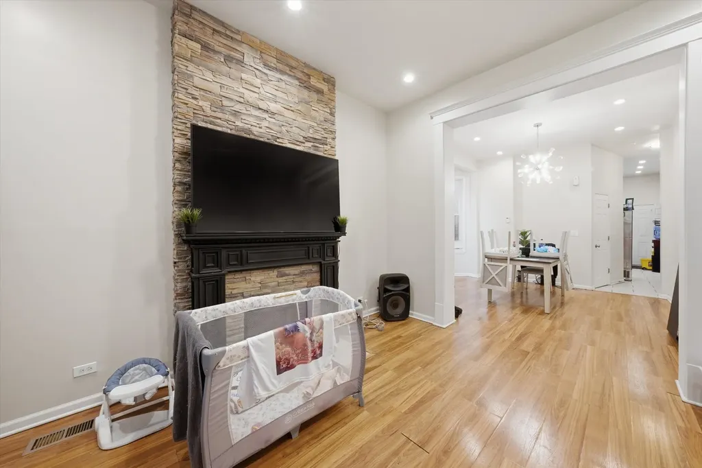 1812 South Hamlin Avenue Chicago IL 60623