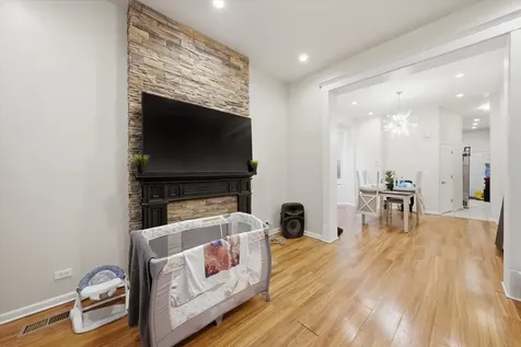 1812 South Hamlin Avenue Chicago IL 60623