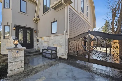 1020 Hill Avenue Elgin IL 60120
