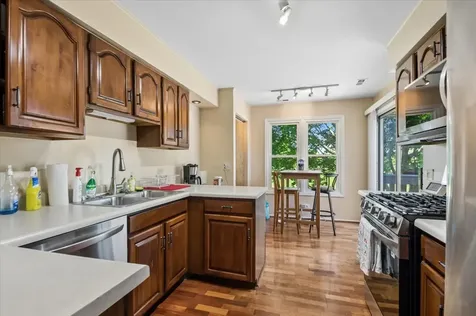 166 Hemingway Court Vernon Hills IL 60061