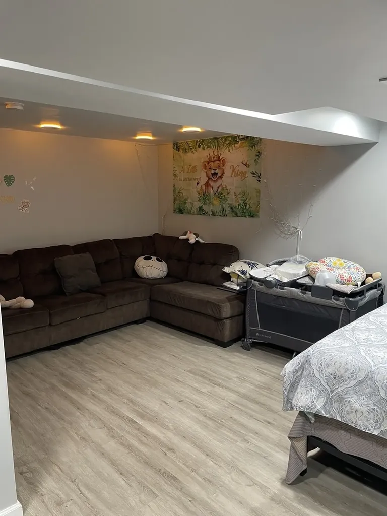 553 Alton Court Carol Stream IL 60188