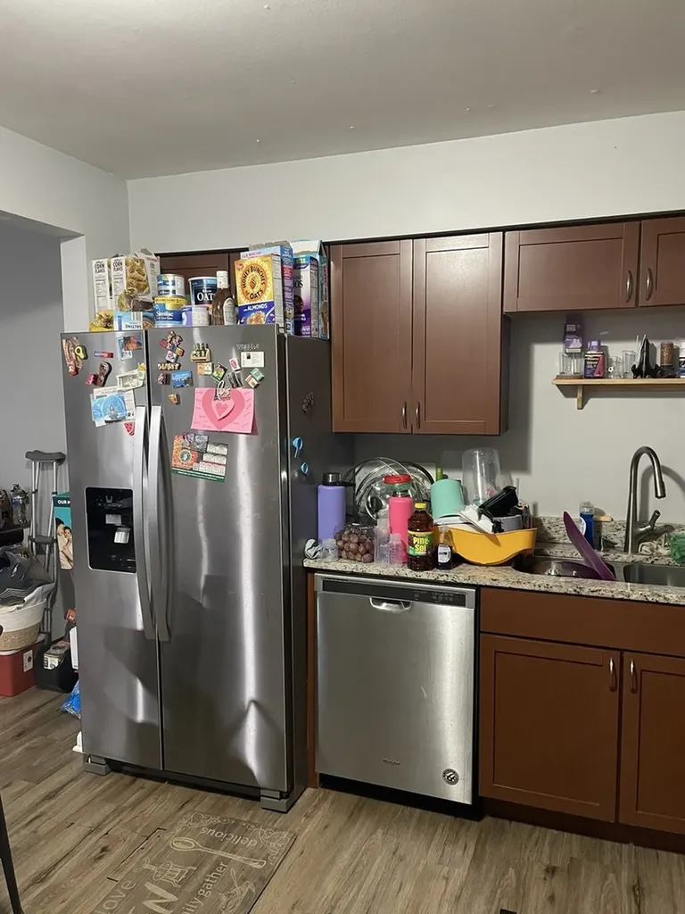 553 Alton Court Carol Stream IL 60188