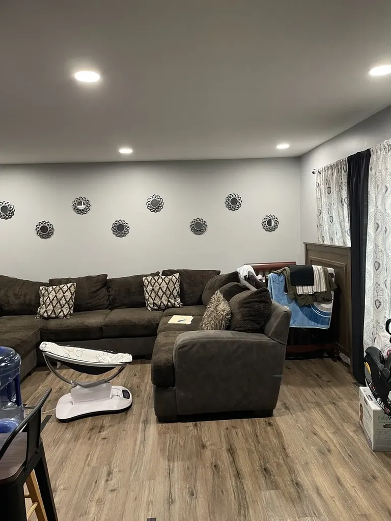 553 Alton Court Carol Stream IL 60188