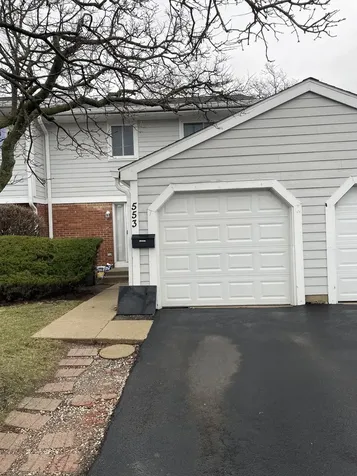 553 Alton Court Carol Stream IL 60188
