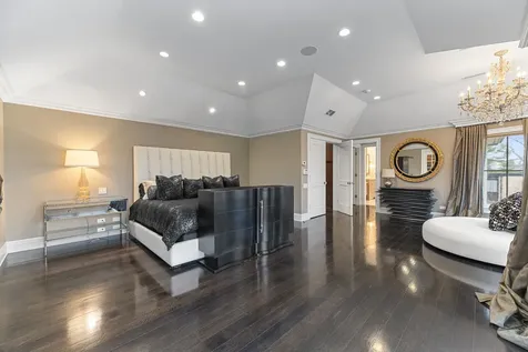 1755 Sunnyside Avenue Highland Park IL 60035