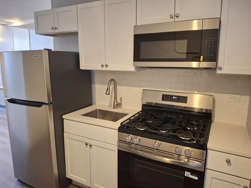 3149 West Wellington Avenue Chicago IL 60618