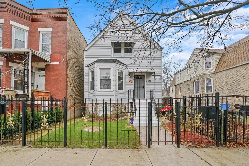 6930 South Laflin Street Chicago IL 60636