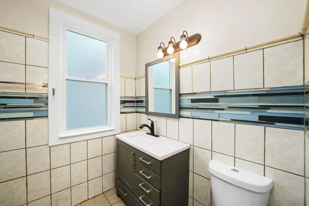 6930 South Laflin Street Chicago IL 60636