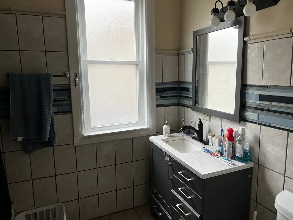6930 South Laflin Street Chicago IL 60636