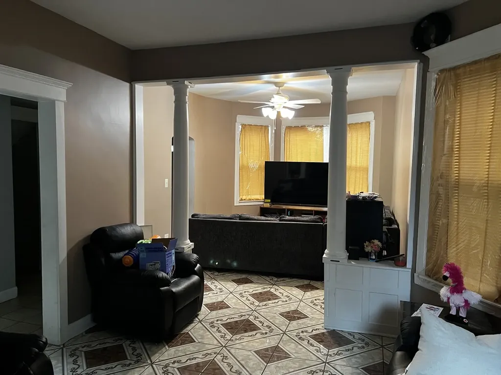 6930 South Laflin Street Chicago IL 60636