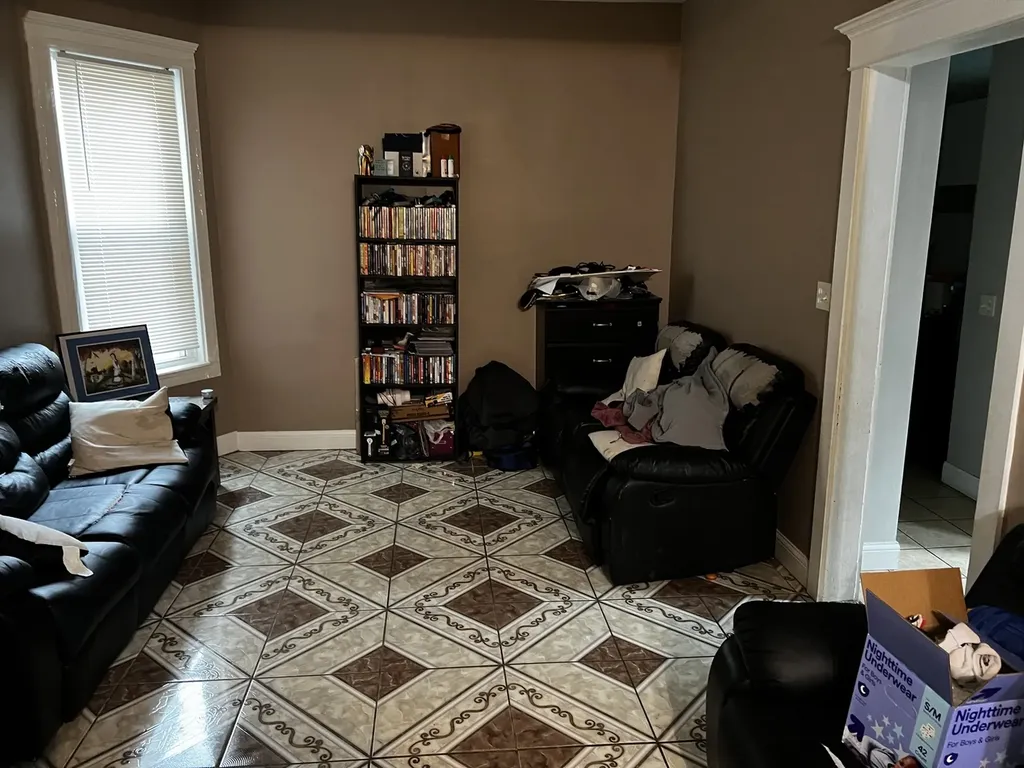 6930 South Laflin Street Chicago IL 60636