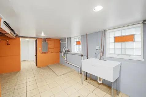 6930 South Laflin Street Chicago IL 60636