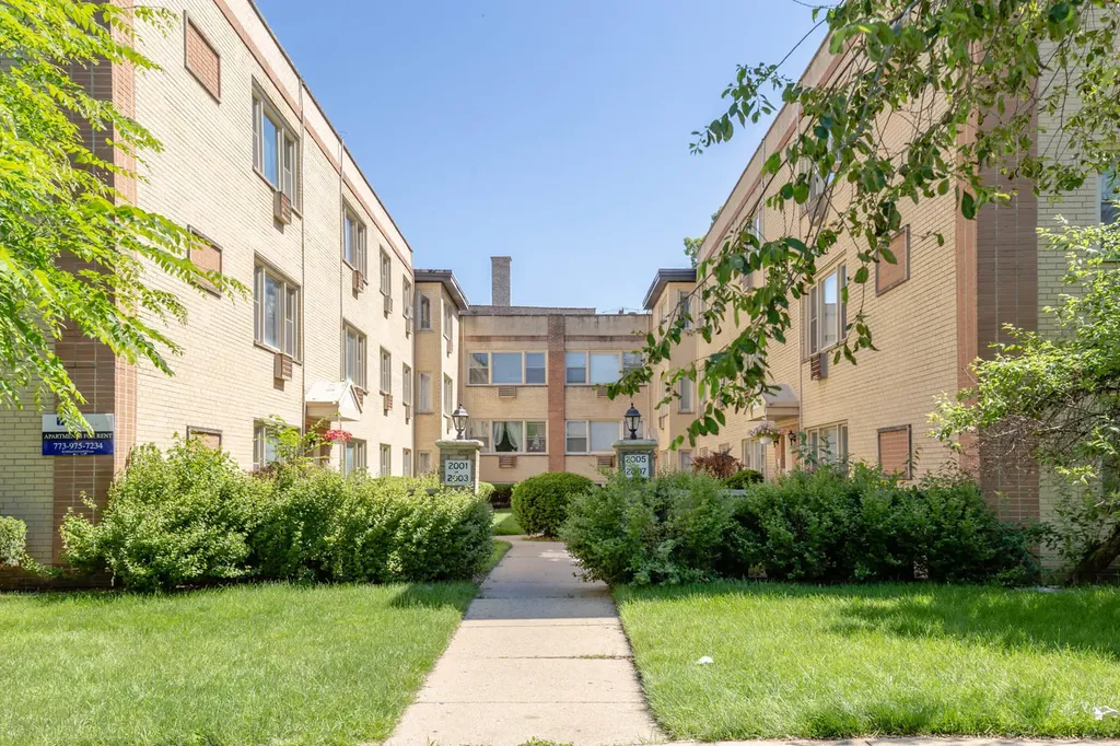 2001 West Touhy Avenue Chicago IL 60626