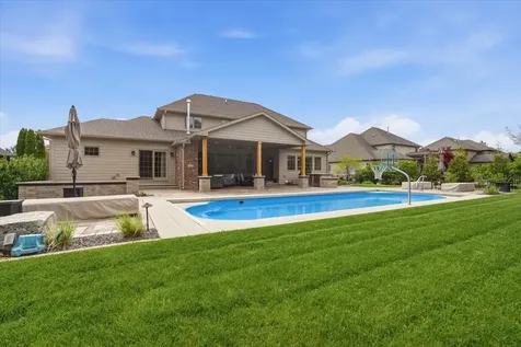 34 Stonebrook Court Bloomington IL 61704