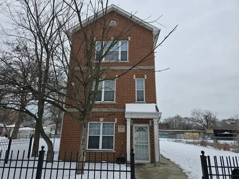 7047 South Lowe Avenue Chicago IL 60621