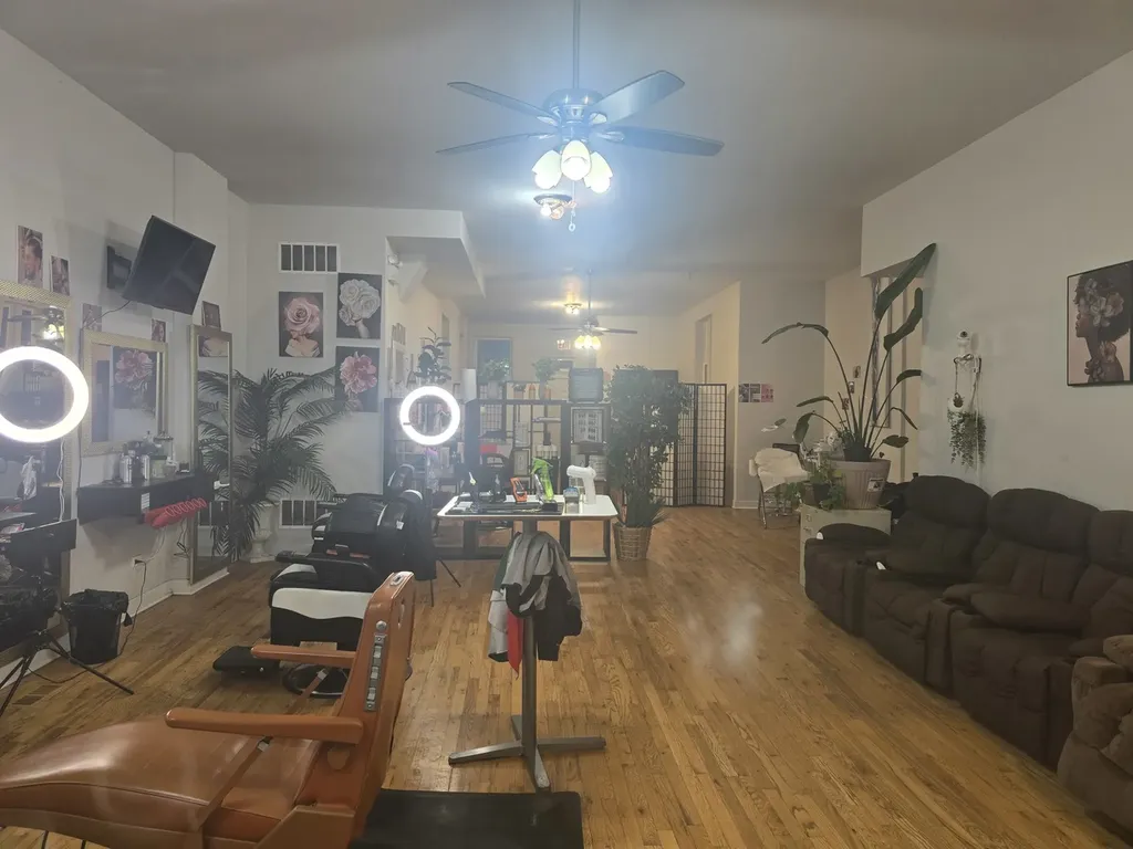 4117 West Lawrence Avenue Chicago IL 60630