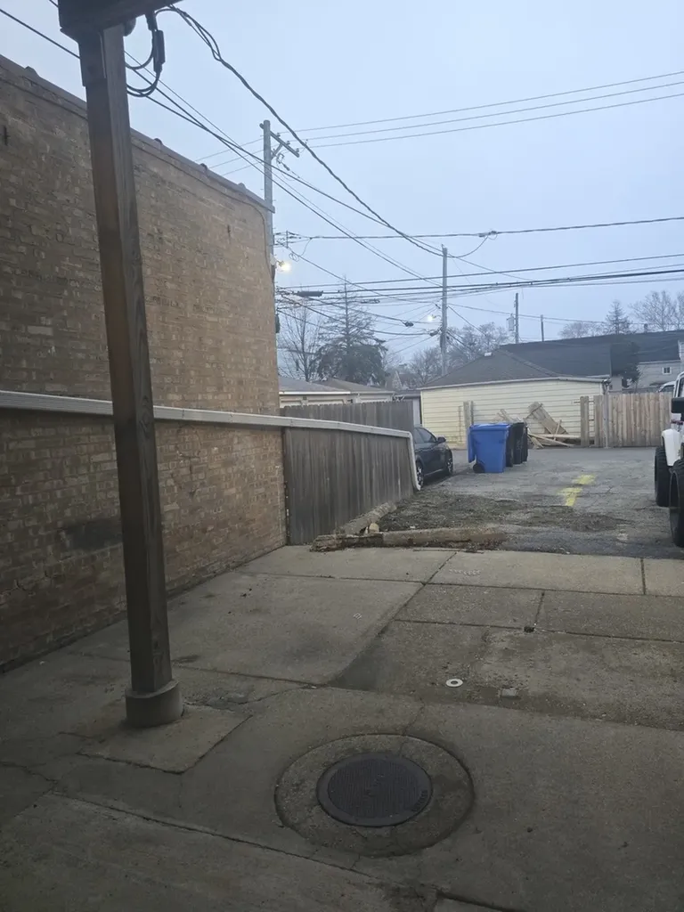 4117 West Lawrence Avenue Chicago IL 60630