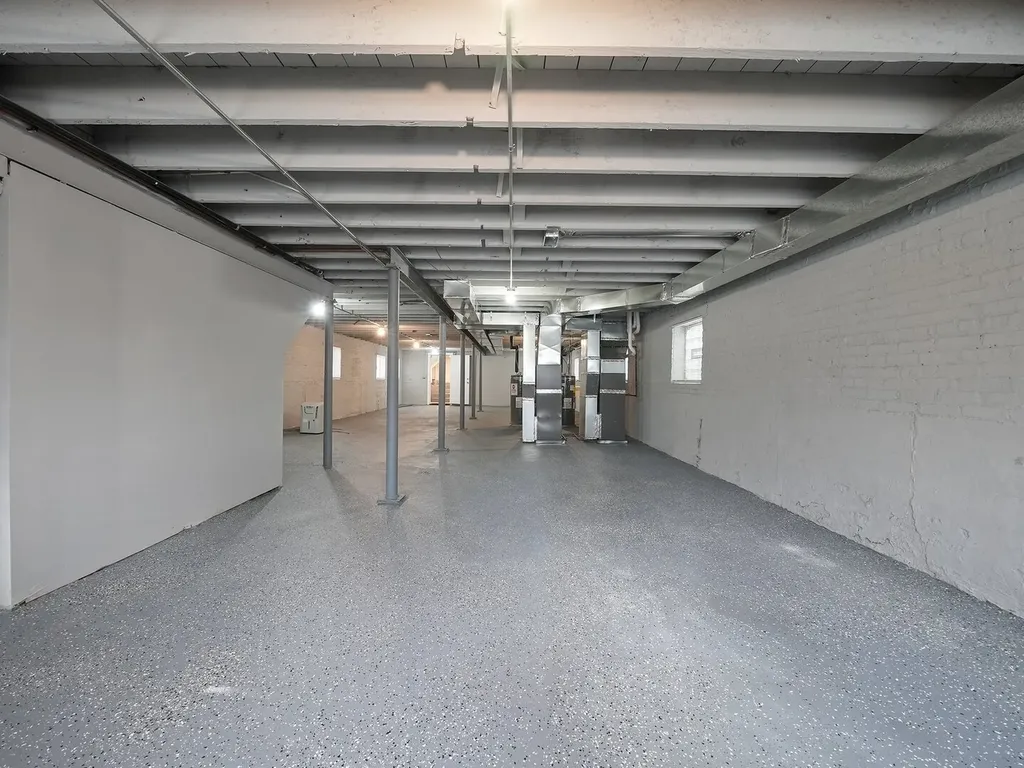 8722 South Kingston Avenue Chicago IL 60617