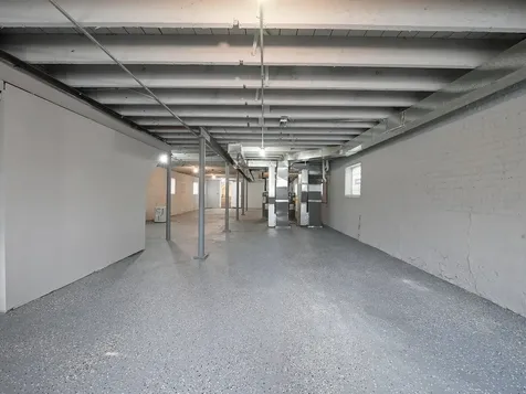 8722 South Kingston Avenue Chicago IL 60617