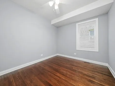 8722 South Kingston Avenue Chicago IL 60617