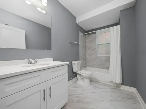 8722 South Kingston Avenue Chicago IL 60617
