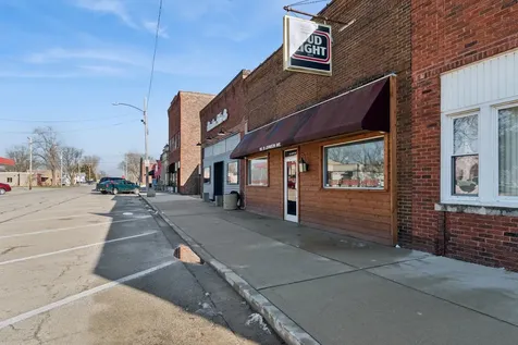 165 West Si Johnson Avenue Sheridan IL 60551