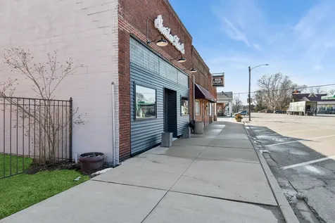 165 West Si Johnson Avenue Sheridan IL 60551